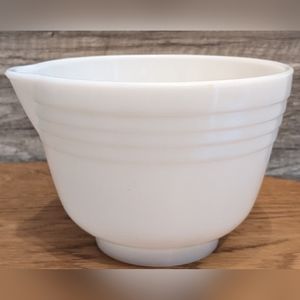Vintage Farmhouse Pyrex Milk Glass Mixing Bowl w/ Spout